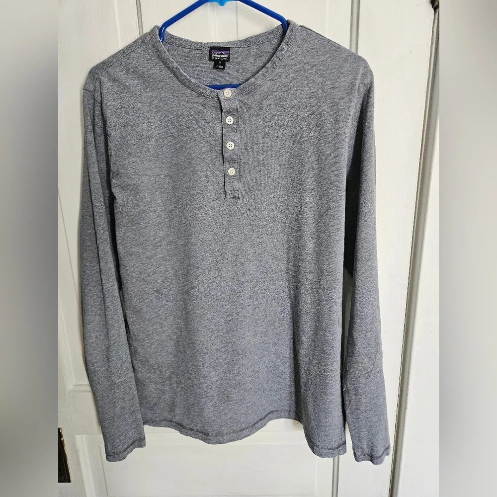 Patagonia Organic Cotton Light Weight Henley. Size Medium - Picture 1 of 4